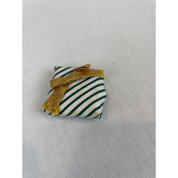 Vintage Animated Santa Bear in Gift Box FOR PARTS OR REPAIR B - Picture 9 of 9